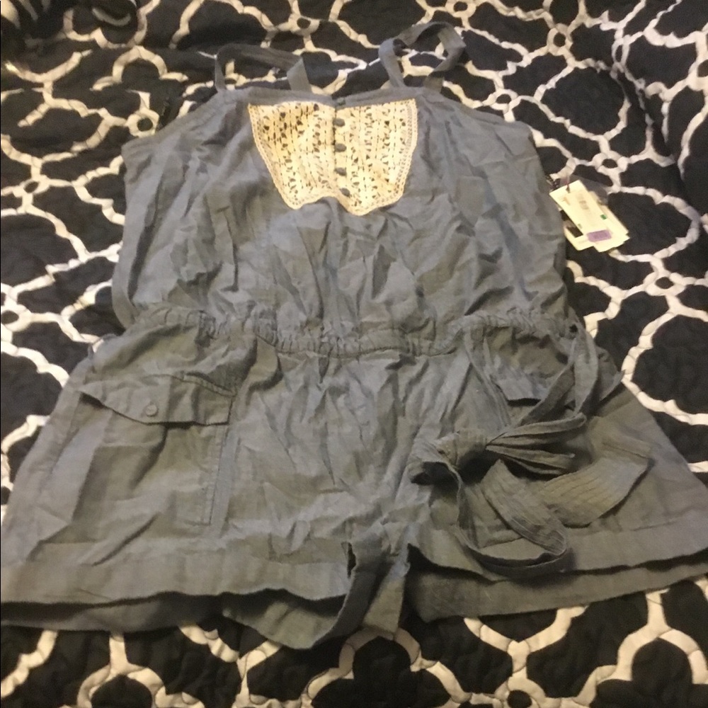 Jessica Simpson Demin Romper size L (new)